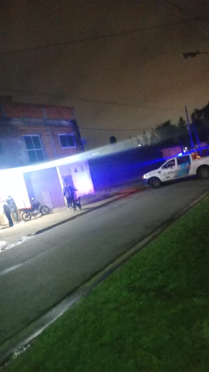 Tragedia en Virrey del Pino: asesinaron a un hombre mientras esperaba a su esposa en una rotisería