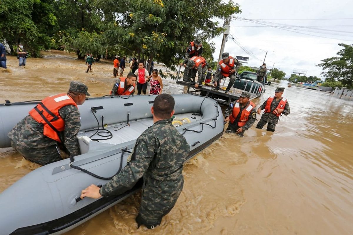 Temporal en Bahía Blanca: 13 muertos y cientos de evacuados tras lluvias récord