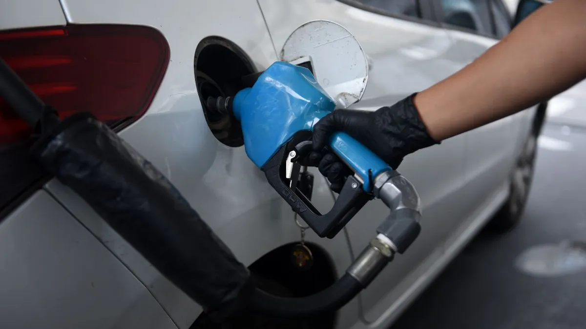 🚨 Aumento de la nafta en abril y suba del colectivo: ¿cuánto cuesta moverse desde este mes?